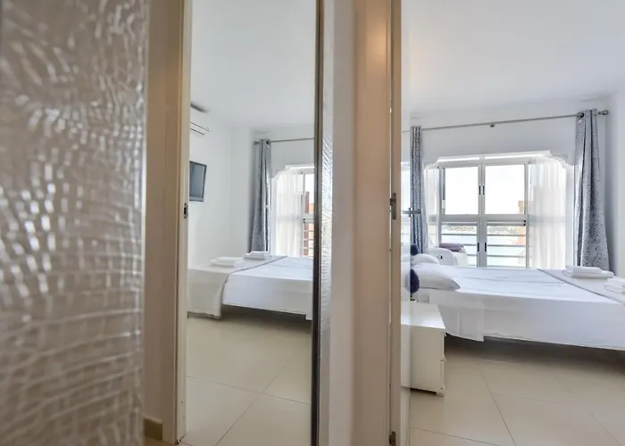 Guzman - Calalga 아파트